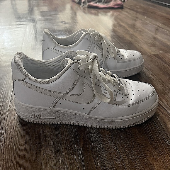 🚨AF1🚨classic White Nikes women’s size 8Nike Air Force 1 - Picture 2 of 7